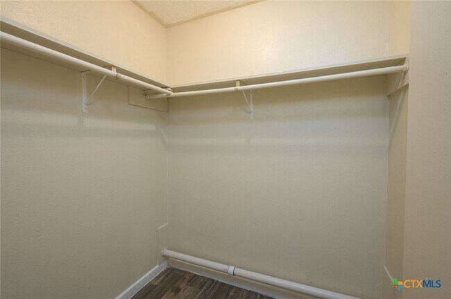 Building Photo - 1015 Hall Ave