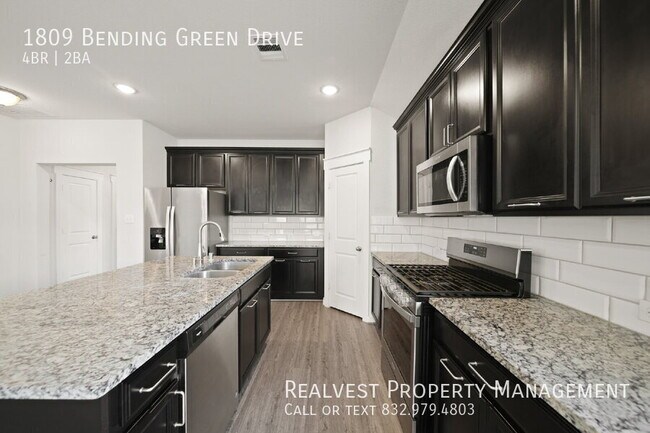 Building Photo - 1809 Bending Green Dr