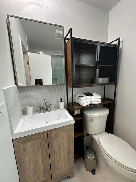 Building Photo - 270 Camino del Cerro Grande