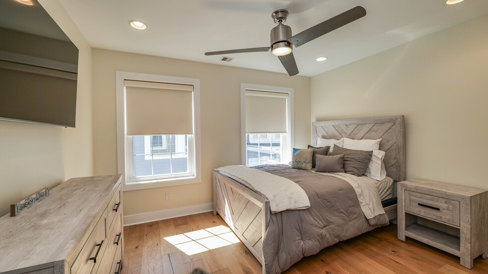 Building Photo - 210 N Madison Ave