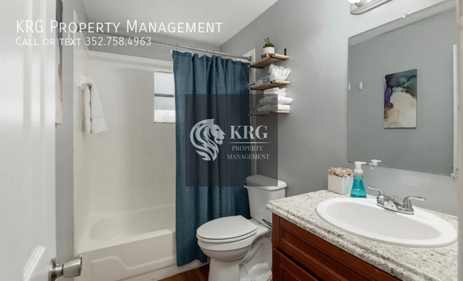 Building Photo - 5600 NE 32nd St