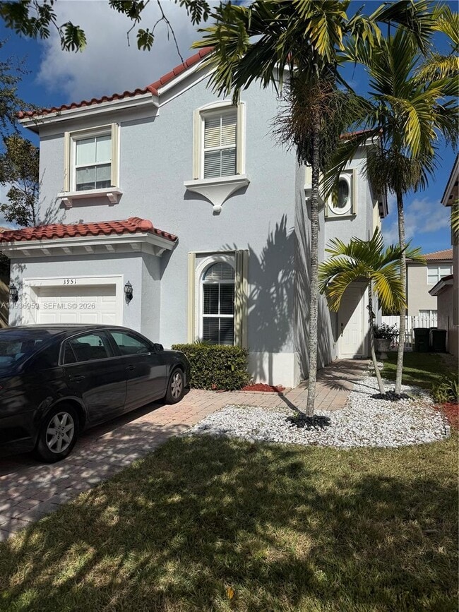 Building Photo - 3951 NE 13th Dr