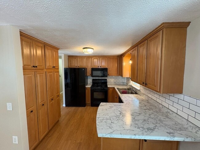 Building Photo - 15 Kingston Dr