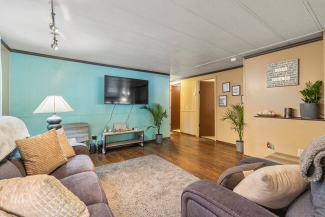 Building Photo - 18010 Ponderosa Ln