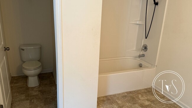 Building Photo - RATE DROP ALERT! (was $3000/month) and SUM...
