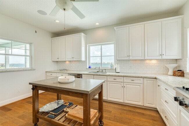 Building Photo - 9680 Airway Ln