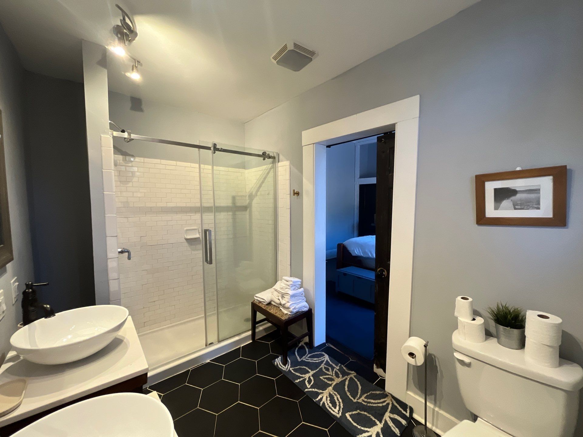 Building Photo - 624 N Highland Ave