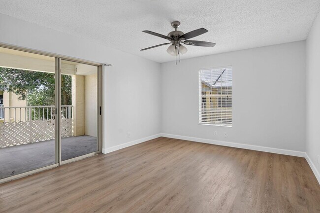 Building Photo - 6323 La Costa Dr