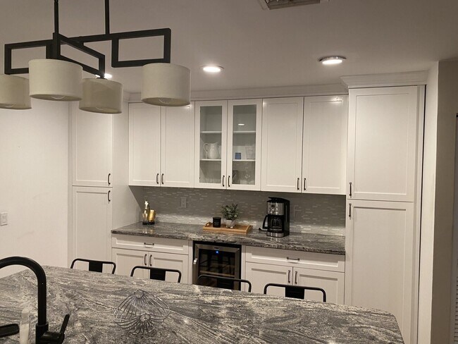 Building Photo - 1602 Montauk Dr