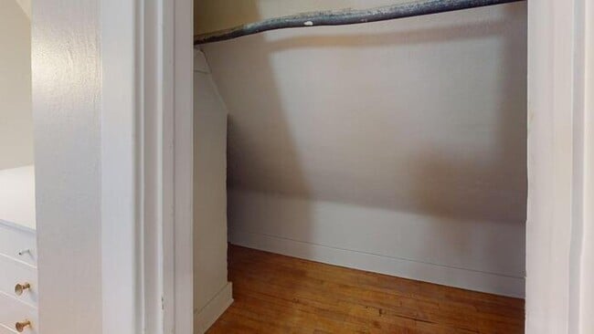 Building Photo - 612 E D Ave