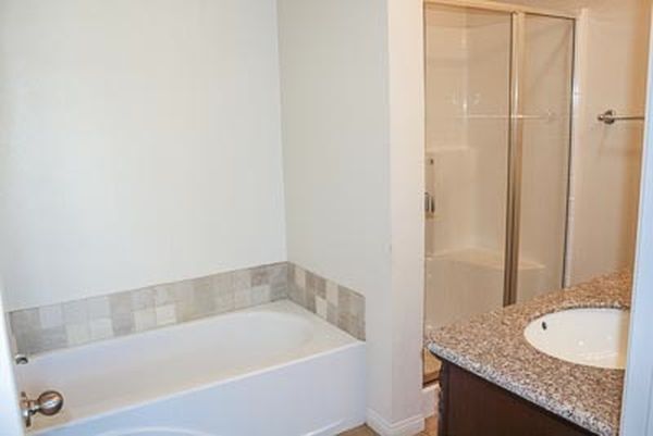 Building Photo - 1918 Kelly Ave