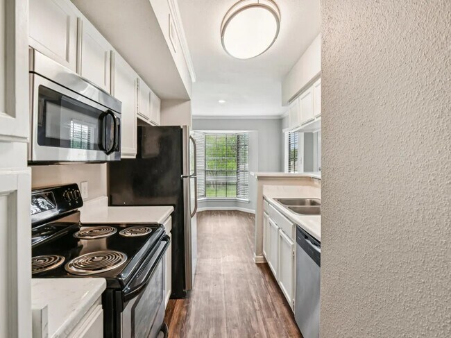 Building Photo - 4211 Clay Hill Dr