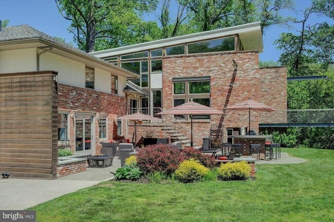 Building Photo - 1127 Winding Dr