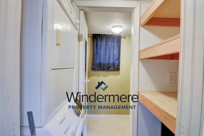 Building Photo - 1 Bed 1 Bath House in Rolling Hills