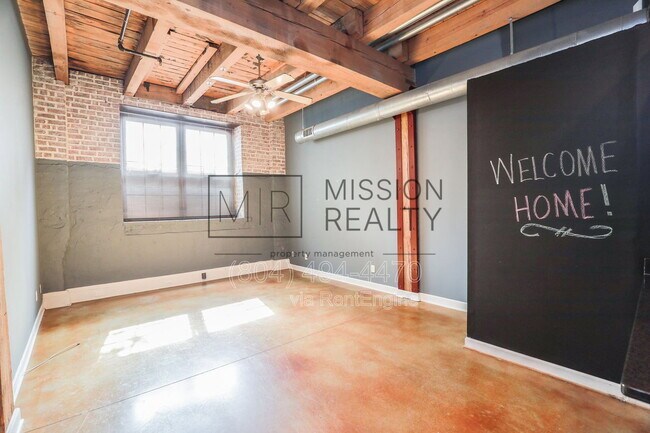 Building Photo - 815 Porter St