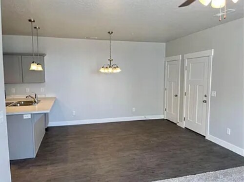 Building Photo - 938 W Coral Charm Way