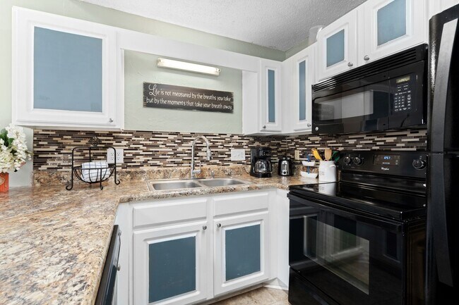 Building Photo - Free Utilities!! Seasonal Rental Available...