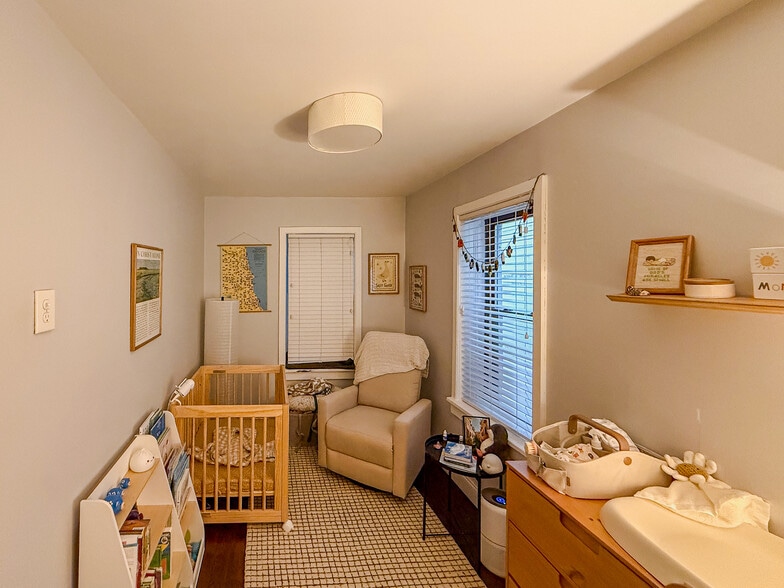 Room 3 - 1708 W Cullerton St