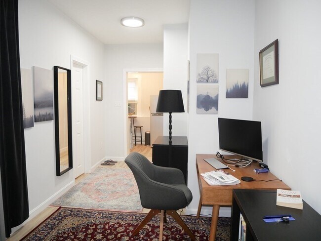 Building Photo - 13 Beals St