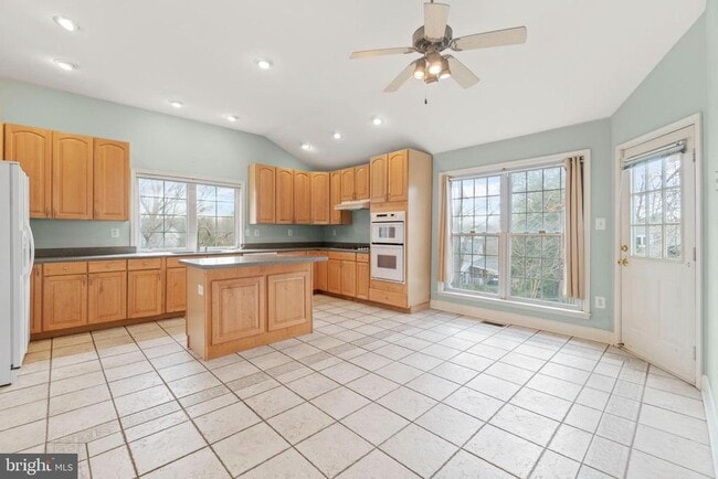 Building Photo - 1818 Panarama Ct