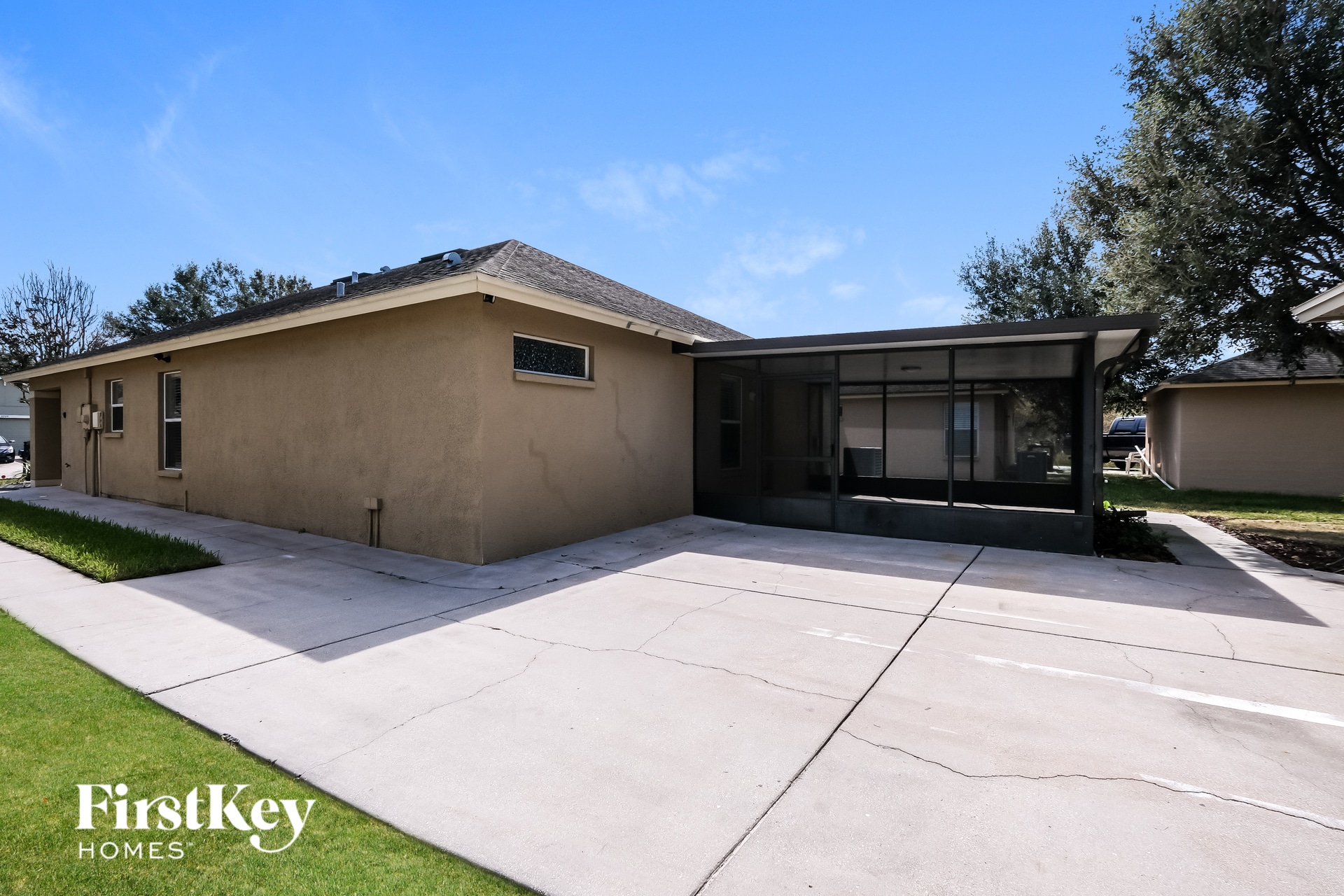 Building Photo - 9728 Highland Ridge Dr