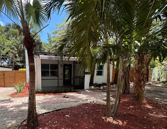 Primary Photo - 1733 SW 13th St