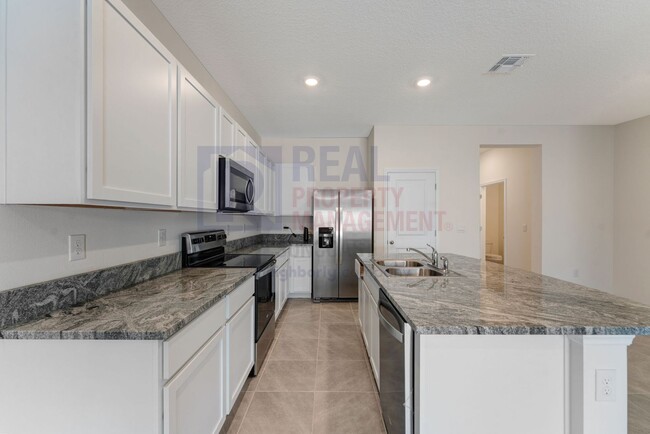 Building Photo - 2851 Banks Pointe Dr