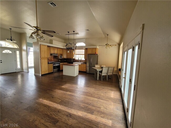 Building Photo - 1951 Jim Haworth