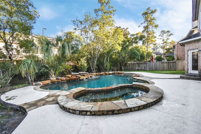 Building Photo - 10 E Artist Grove Cir