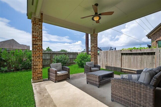 Building Photo - 30148 Southern Sky Dr