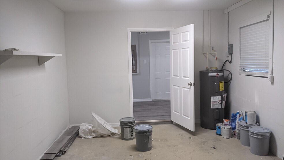 Building Photo - 2042 Harley Ave