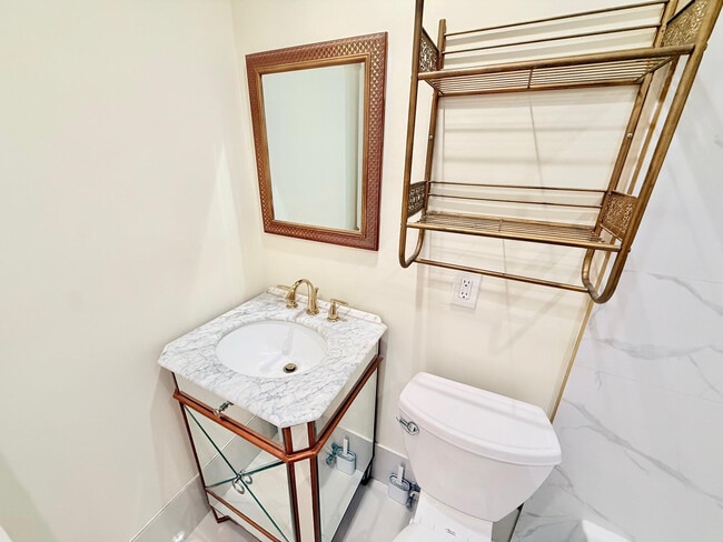 Building Photo - 1941 NE 51st Ct