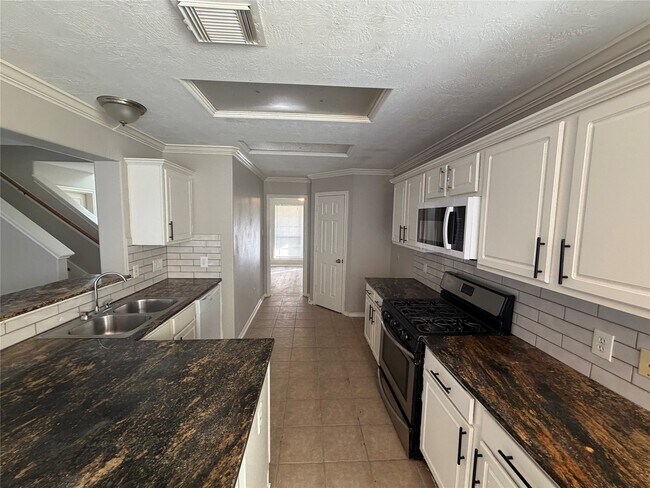 Building Photo - 15343 Court Amber Trail