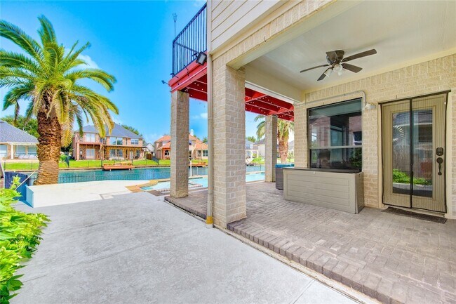 Building Photo - 14311 Tasmania Ct
