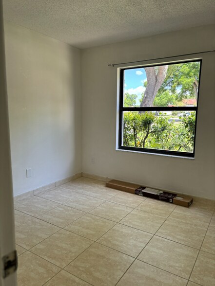Building Photo - 6528 Edgeworth Dr