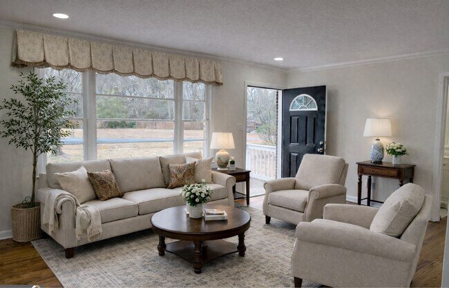 Building Photo - 1065 Nelson St