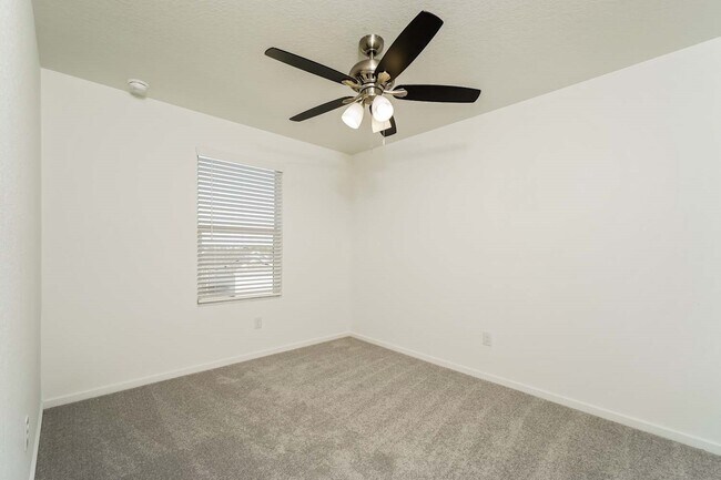 Building Photo - 1603 Hummock Steep