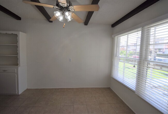 Building Photo - 5220 Radford Ave