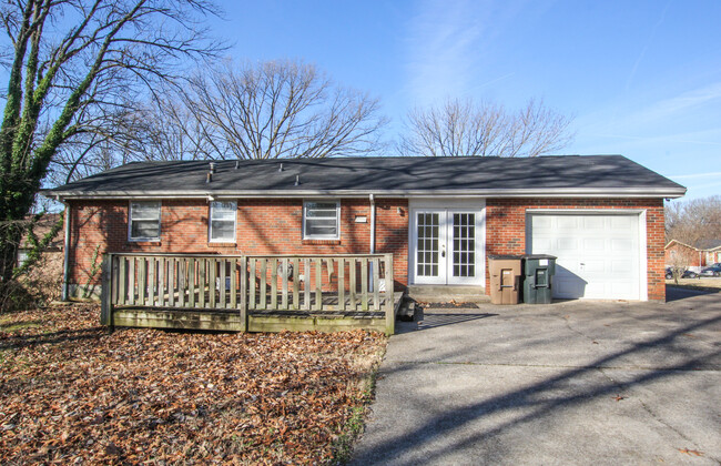 Building Photo - Convenient rental in Nashville near airport!