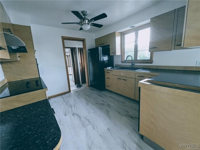 Building Photo - 130 Alberta Dr