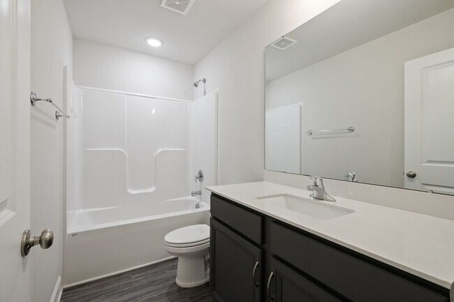Building Photo - 236 Cherry Laurel Dr