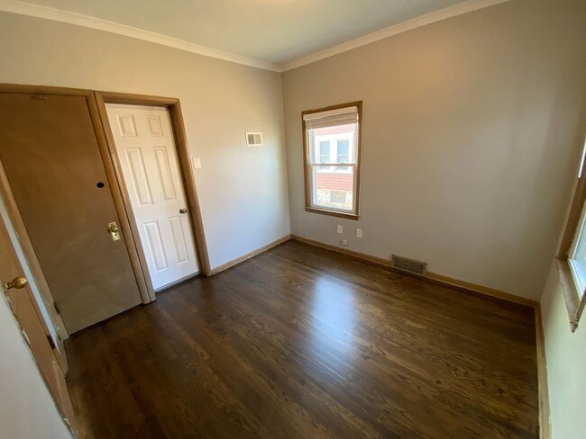 Building Photo - Fully Remodeled 3 Bedroom House!