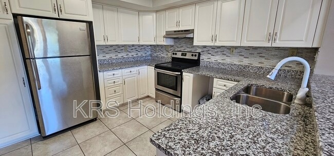 Building Photo - 200 Mainsail Dr