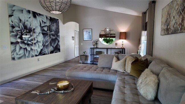 Building Photo - 723 Lady Diana Dr