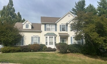 Building Photo - 216 Winding Hill Dr