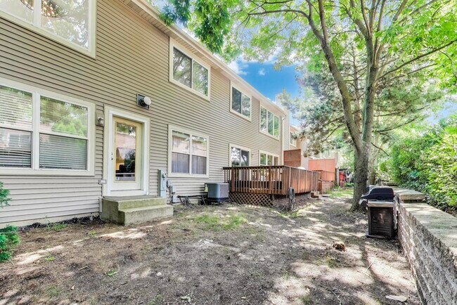 Building Photo - 4724 Lacey Ave