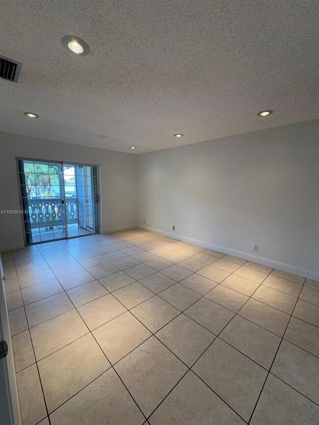 Building Photo - 10441 Mahogany Key Cir