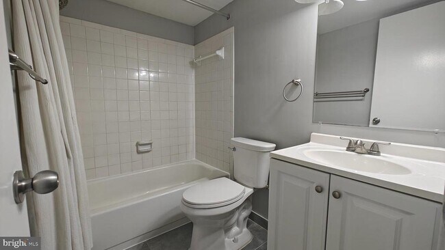 Building Photo - 561 Florida Ave