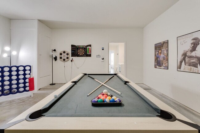 Building Photo - 5795 Brighton Ct