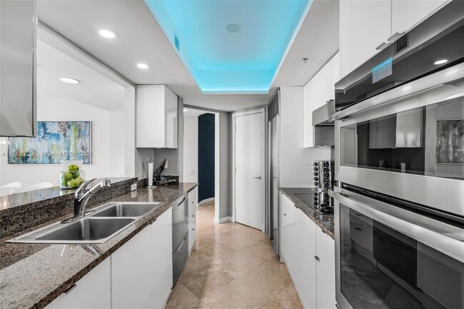 Building Photo - 1500 Ocean Dr